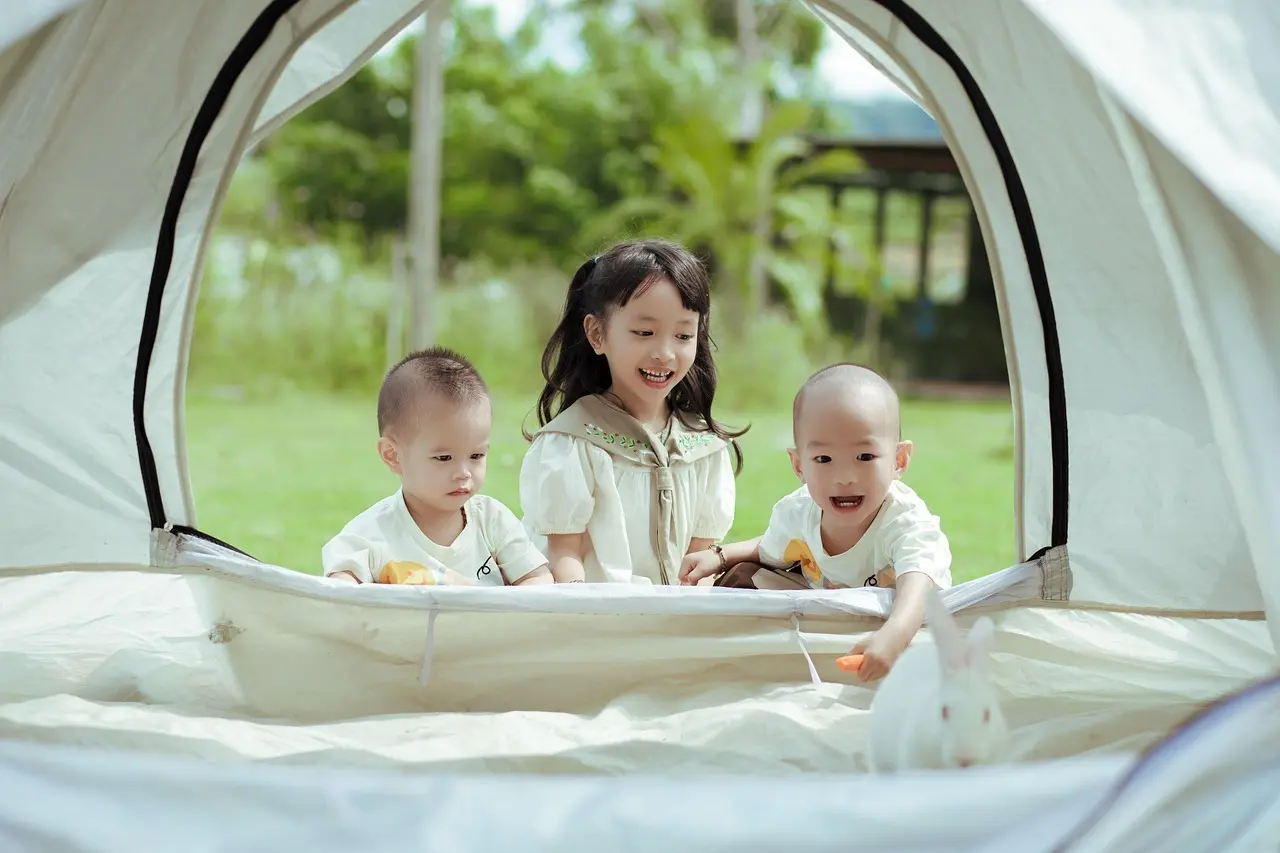 Børn i teltåbning